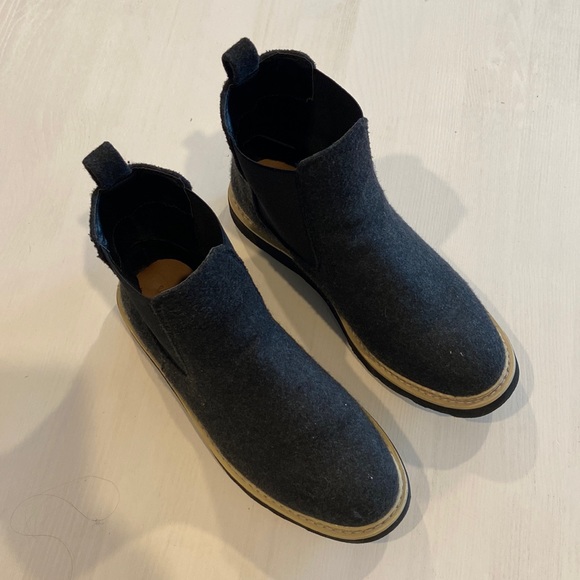 Universal Thread Shoes - Universal Thread Felt ankle boots, Size 9